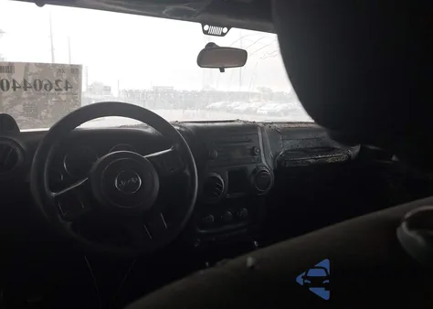 2011 Jeep Wrangler Sport z USA, uszkodzony, nr VIN 1J4AA2D15BL547454